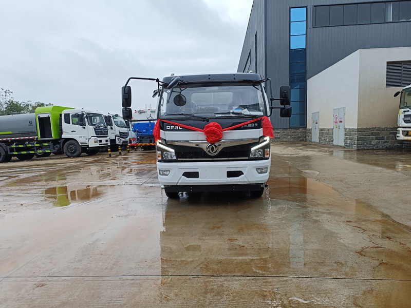 東風福瑞卡9.2方霧炮灑水車