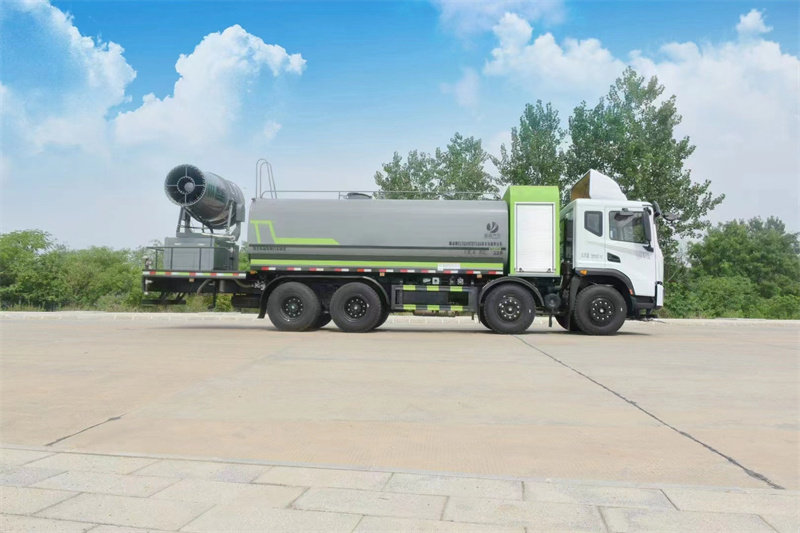 東風(fēng)前四后八輪大型霧炮車