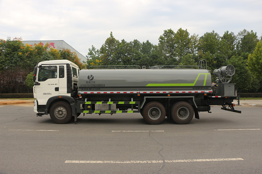 重汽豪沃22方抑塵車-霧炮車