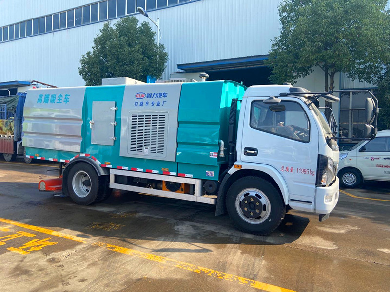 東風8立方吸塵車-吸塵車生產廠家-程力道路吸塵車生產廠家