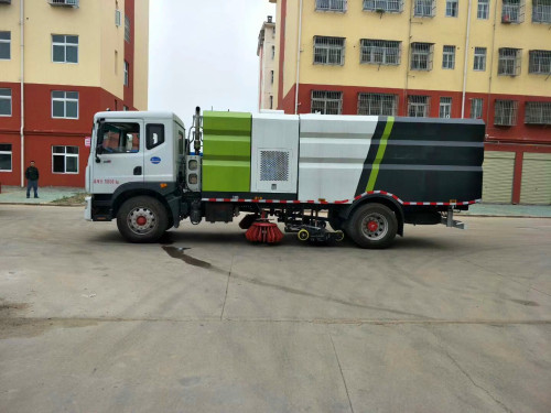 東風D9洗掃車-8方洗掃車