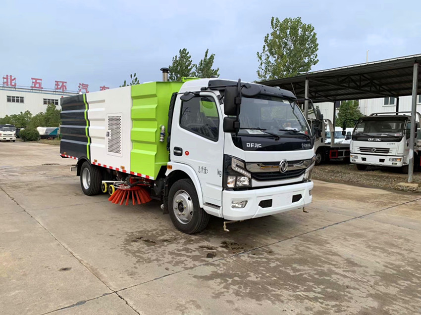 國(guó)六東風(fēng)5方洗掃車(chē)-5噸洗掃車(chē)